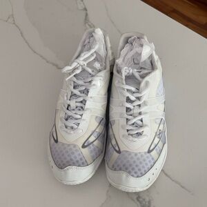 NFINITY Vengeance white Cheer Shoes